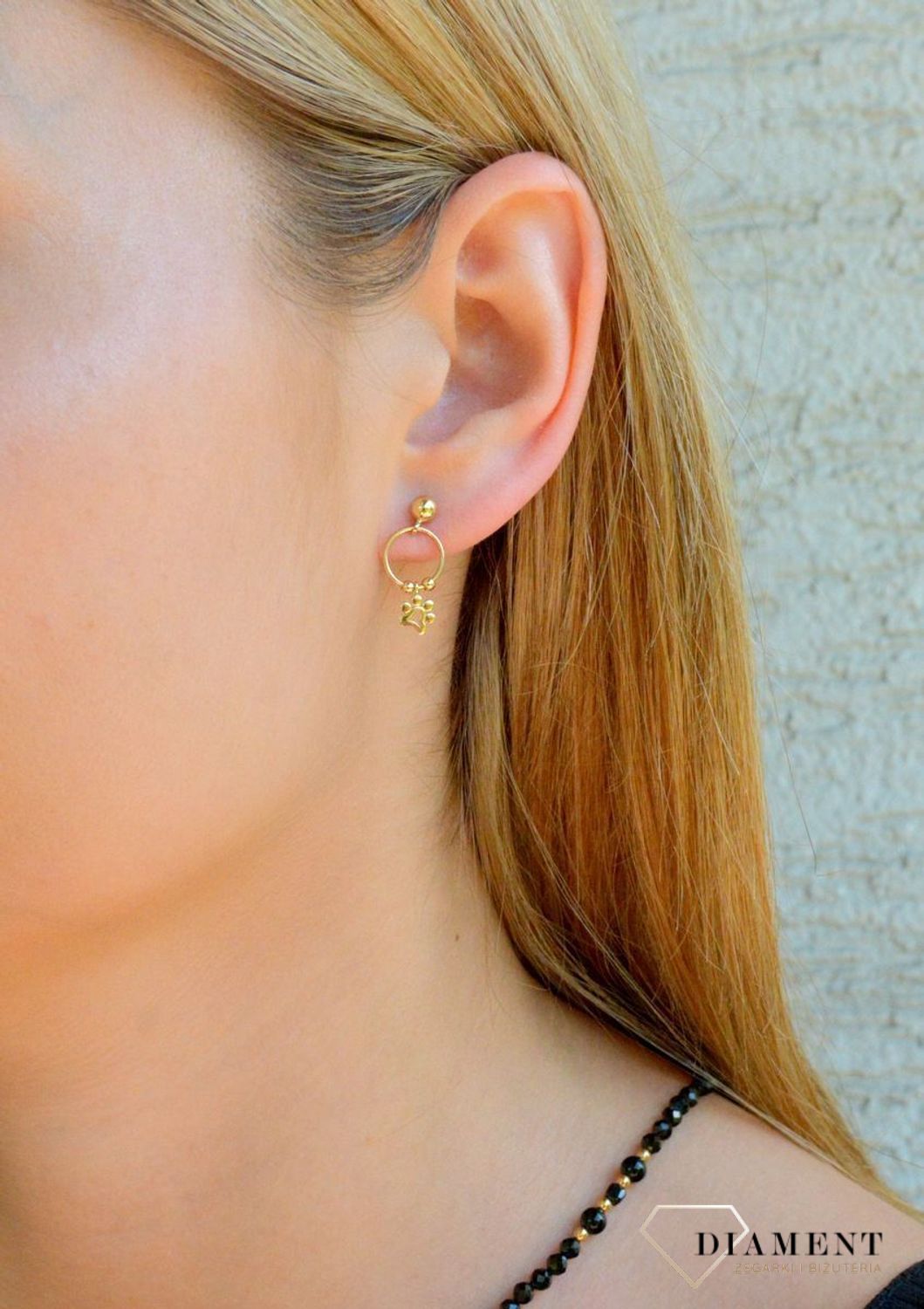 Złote kolczyki damskie 585 wiszące z psią łapką KL 9046. Złote kolczyki damskie. Złote kolczyki wiszące dla dziewczynki. Kolczyki złote psie łapki. Złote kolczyki wiszące na prezent (2).jpg